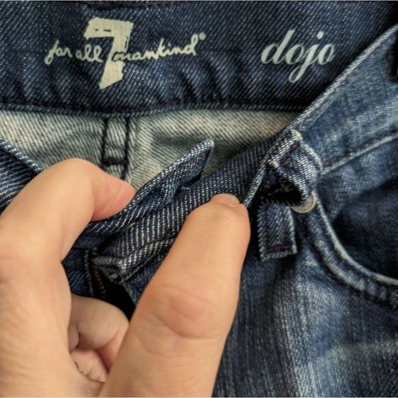 7 for all mankind dojo jeans. Excellent Condition. Size 26x28 - Picture 2 of 6